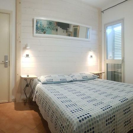 B&B Casa Derosas Golfo Aranci Ngoại thất bức ảnh